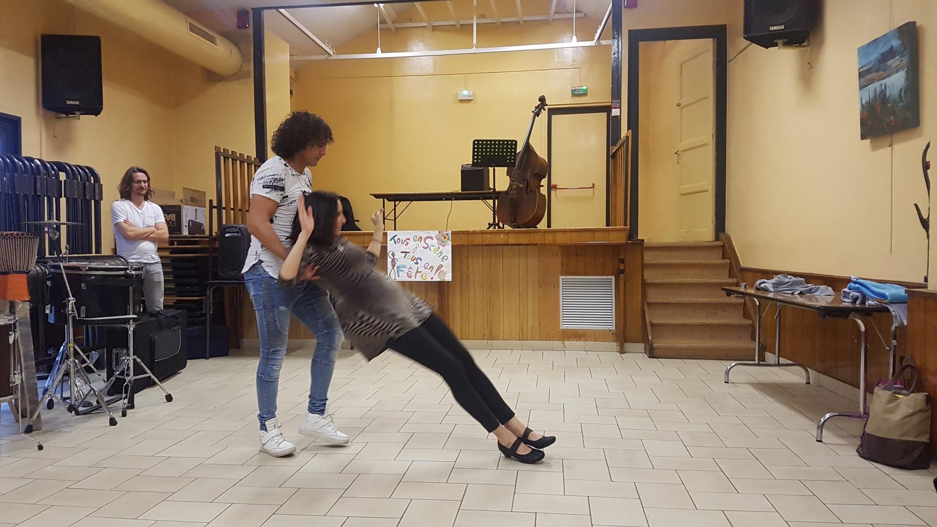 Nos 2 beaux danseurs en démo!