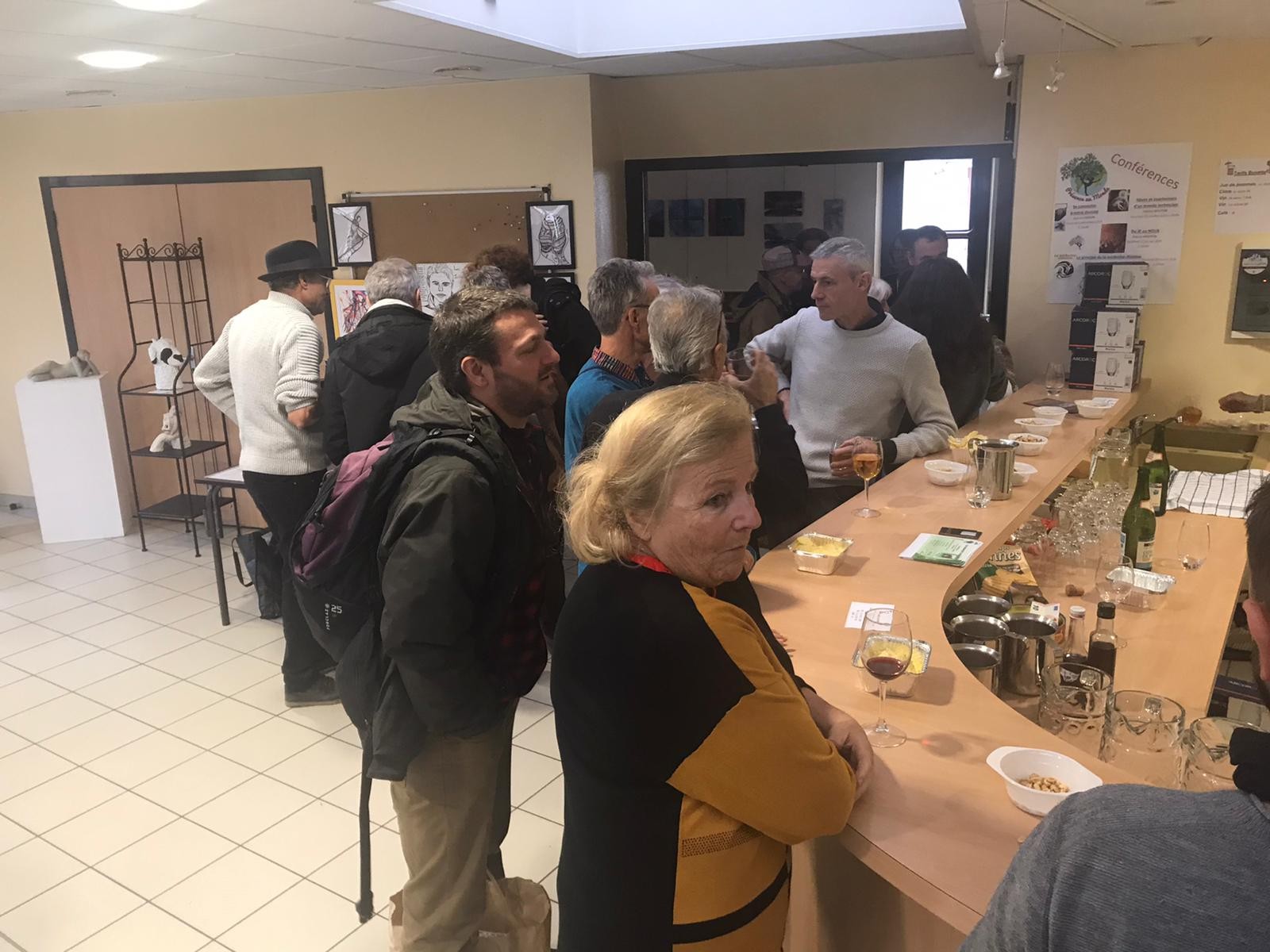 Echanges avant les ateliers du matin